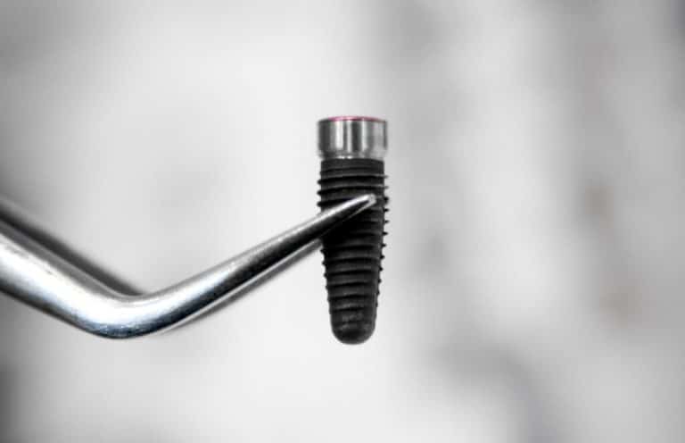 Implant